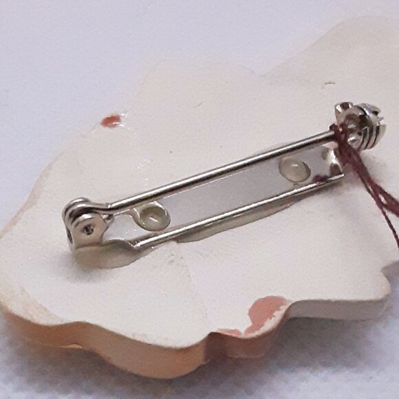 New ExClaymations Art to Wear Shopping Angel Pin trimmed in 22 kt gold - Picture 7 of 13